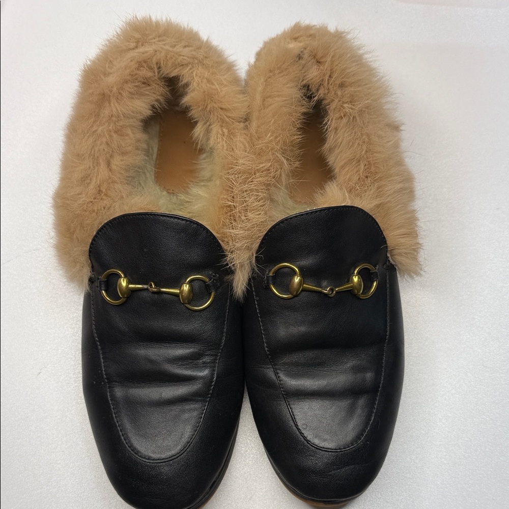 Vero Cuoio Black Moccasins with Gold Accents